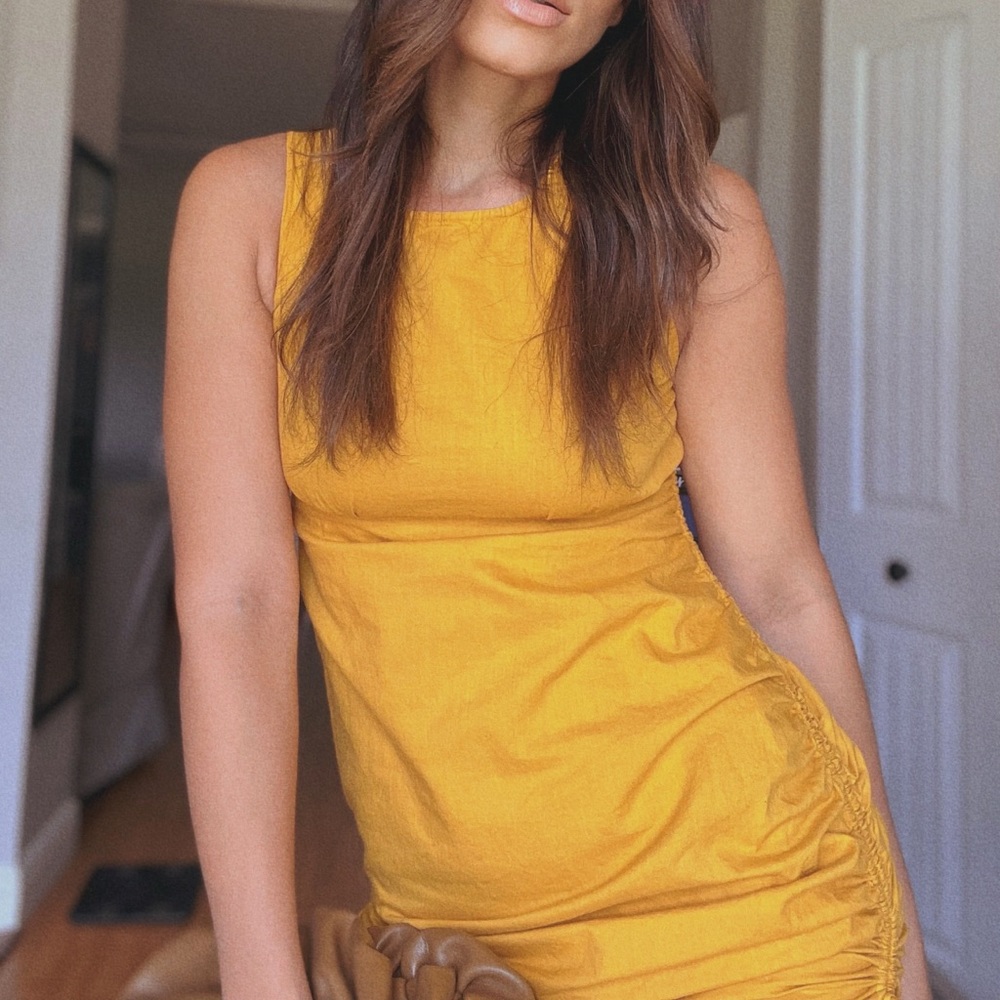 Mustard yellow dress ❤️